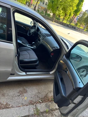 Mercedes-Benz E 270 2700, снимка 5