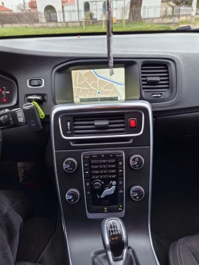 Volvo V60 Комби - 6400 € / 12517.31 лв. - 56396815 9