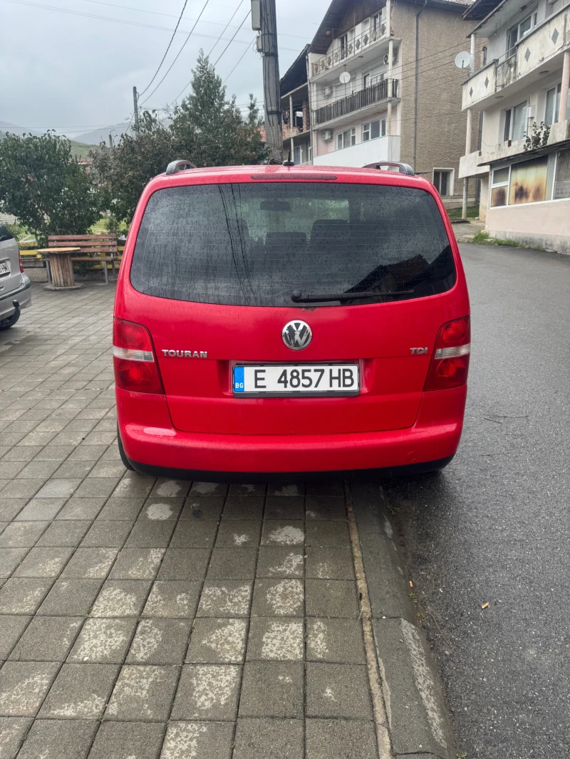 VW Touran, снимка 15 - Автомобили и джипове - 47392947