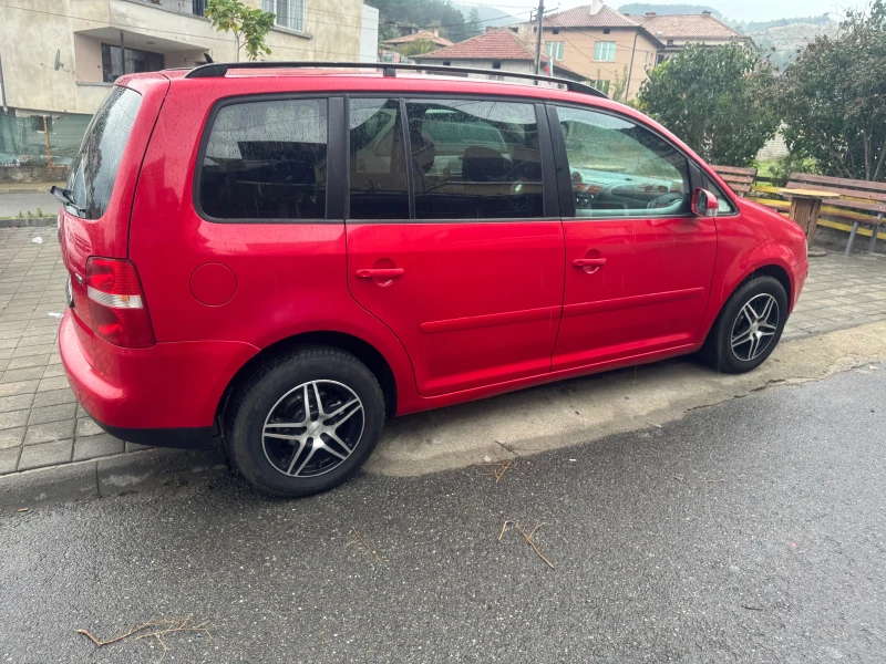 VW Touran, снимка 14 - Автомобили и джипове - 47392947