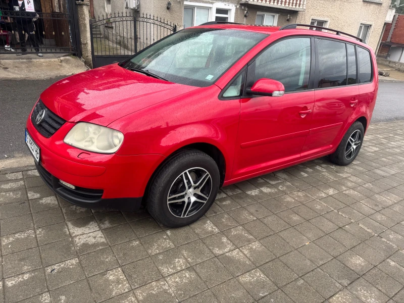 VW Touran, снимка 16 - Автомобили и джипове - 47392947