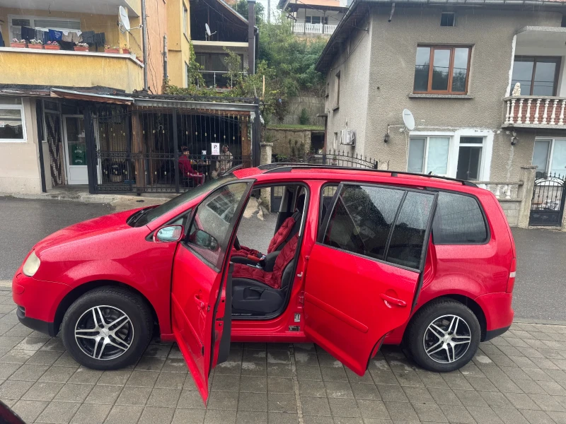 VW Touran, снимка 9 - Автомобили и джипове - 47392947