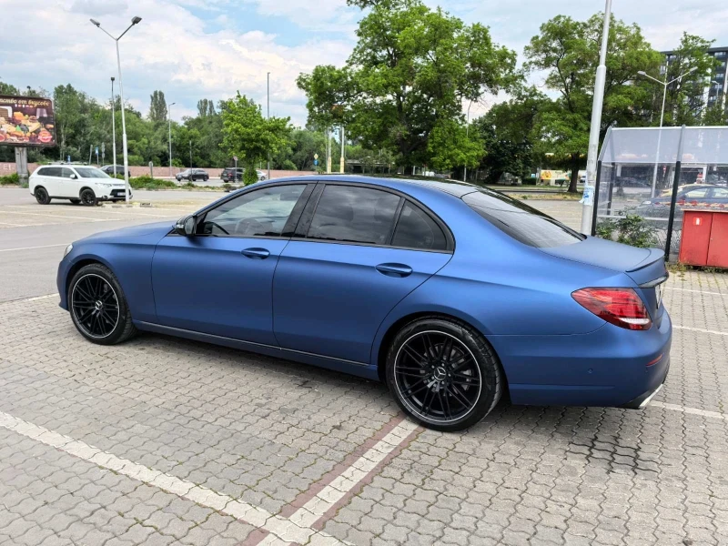 Mercedes-Benz E 220, снимка 4 - Автомобили и джипове - 52838623