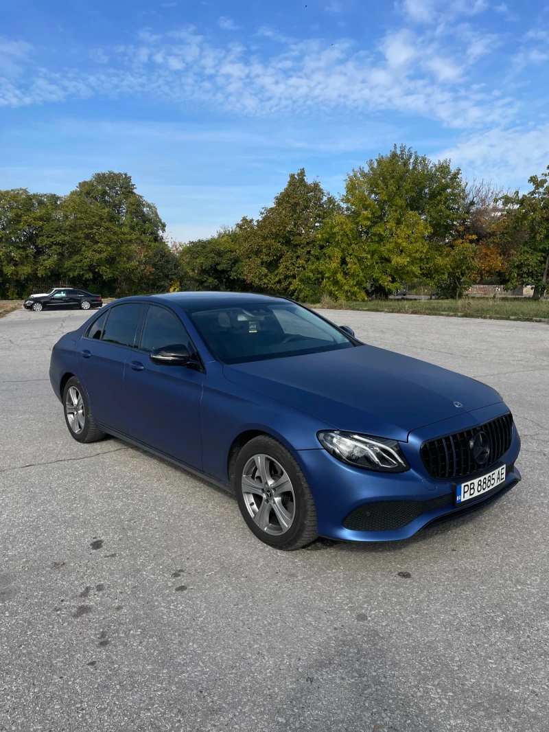 Mercedes-Benz E 220, снимка 5 - Автомобили и джипове - 52838623