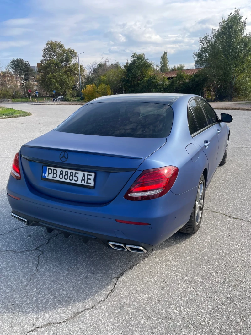 Mercedes-Benz E 220, снимка 6 - Автомобили и джипове - 52838623