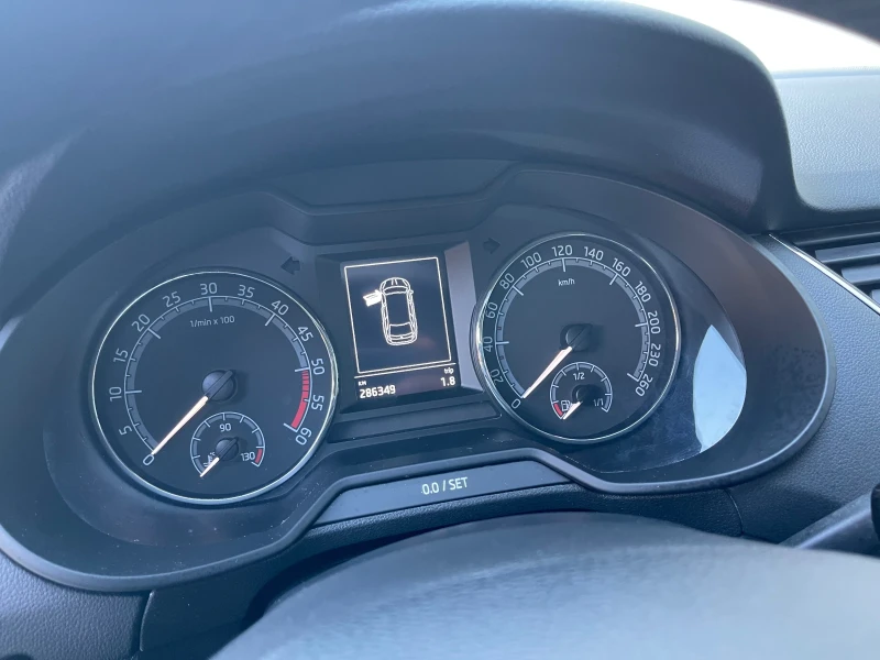 Skoda Octavia 2.0 / 150 к.с / 6 скорости, снимка 8 - Автомобили и джипове - 52425302