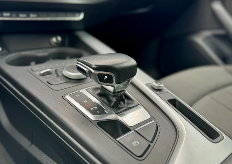 Audi A4 2.0 TDI, снимка 8 - Автомобили и джипове - 53236939