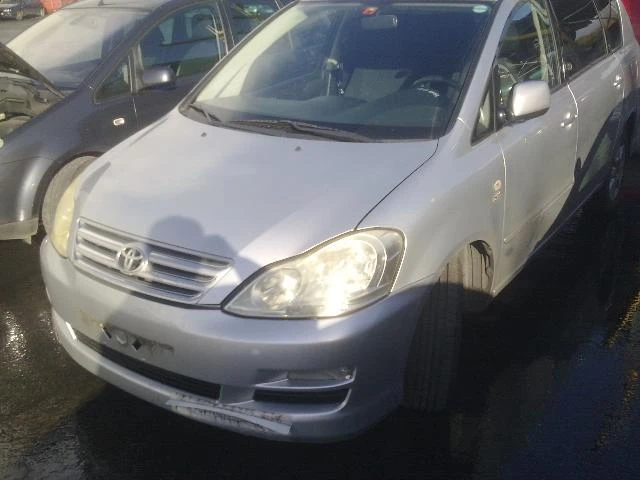 Toyota Avensis verso 2.0 D4D, снимка 1 - Автомобили и джипове - 21582522