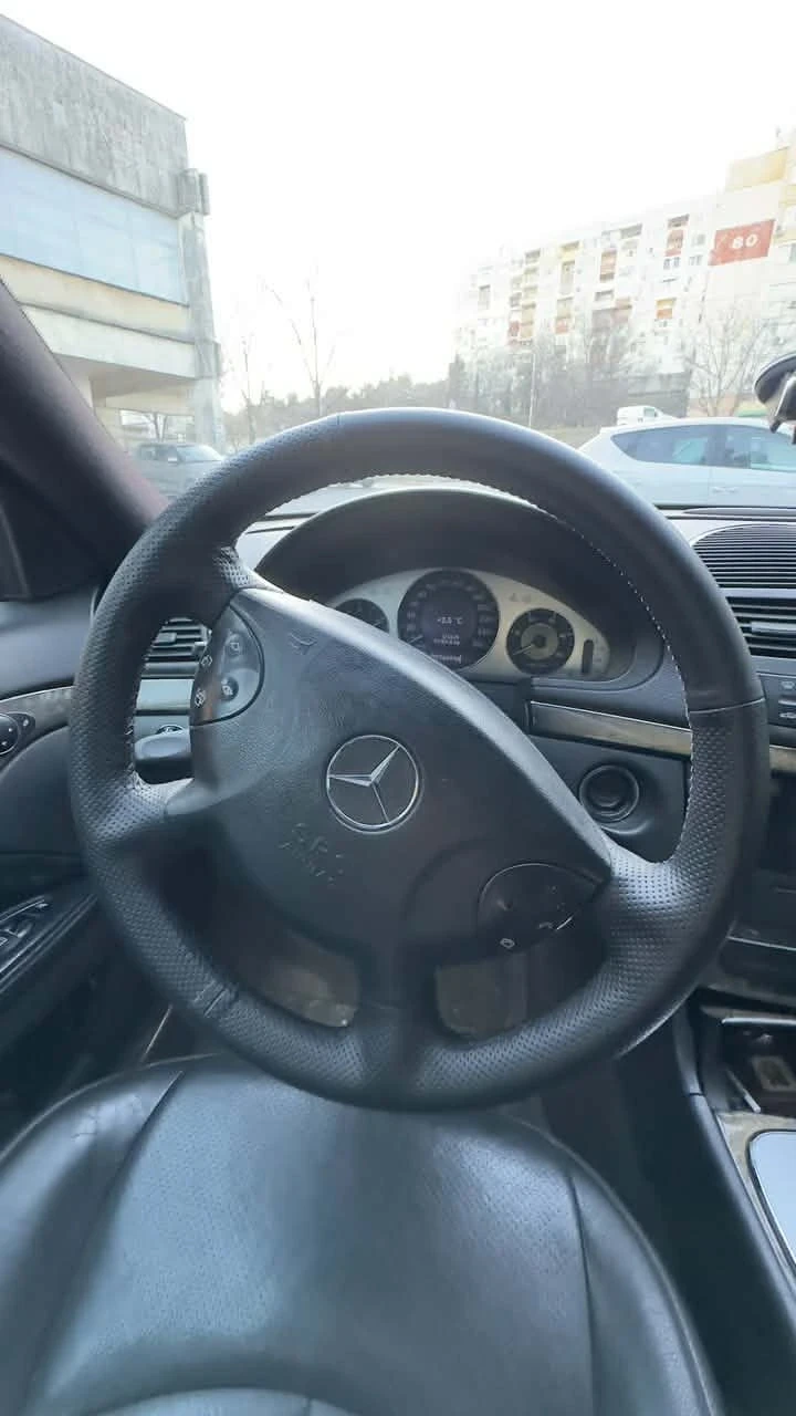 Mercedes-Benz E 220 ЦДИ, снимка 4 - Автомобили и джипове - 54655239