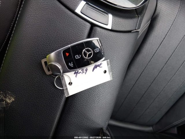 Mercedes-Benz E 300 4MATIC, снимка 11 - Автомобили и джипове - 54867341