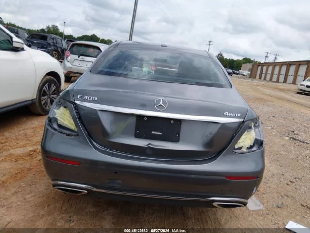 Mercedes-Benz E 300 4MATIC, снимка 16 - Автомобили и джипове - 54867341