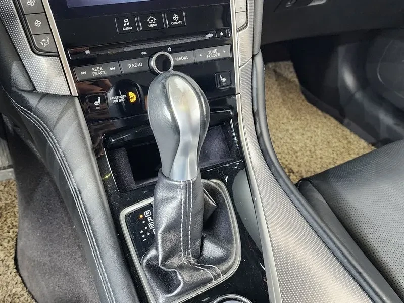 Infiniti Q50 Premium 2.2 Дизел, снимка 8 - Автомобили и джипове - 55440053