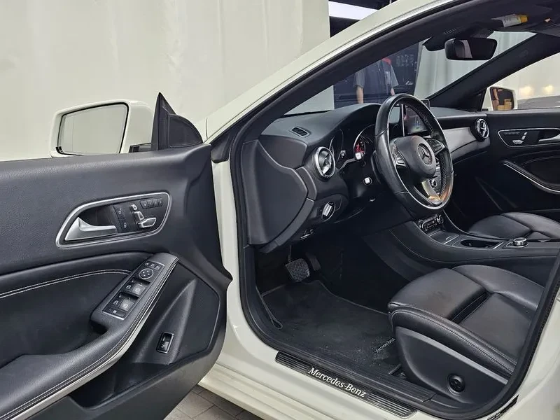 Mercedes-Benz CLA 250 4Matic - САМО 30% АВАНС, снимка 10 - Автомобили и джипове - 56020180