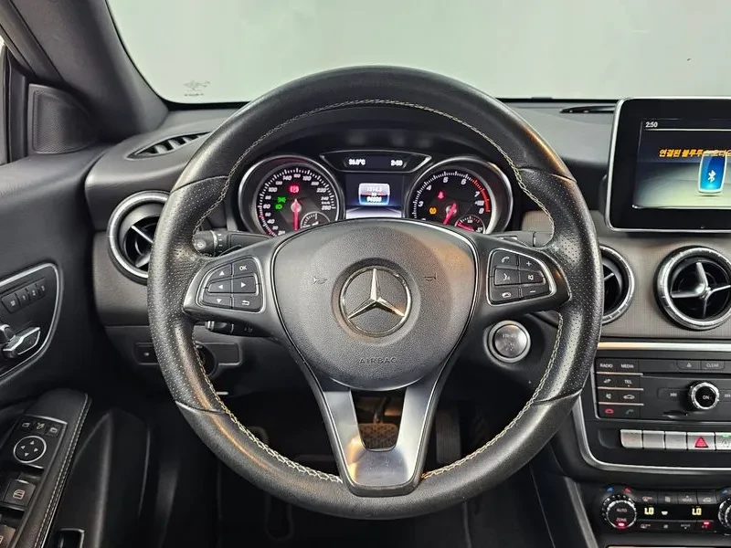 Mercedes-Benz CLA 250 4Matic - САМО 30% АВАНС, снимка 13 - Автомобили и джипове - 56020180