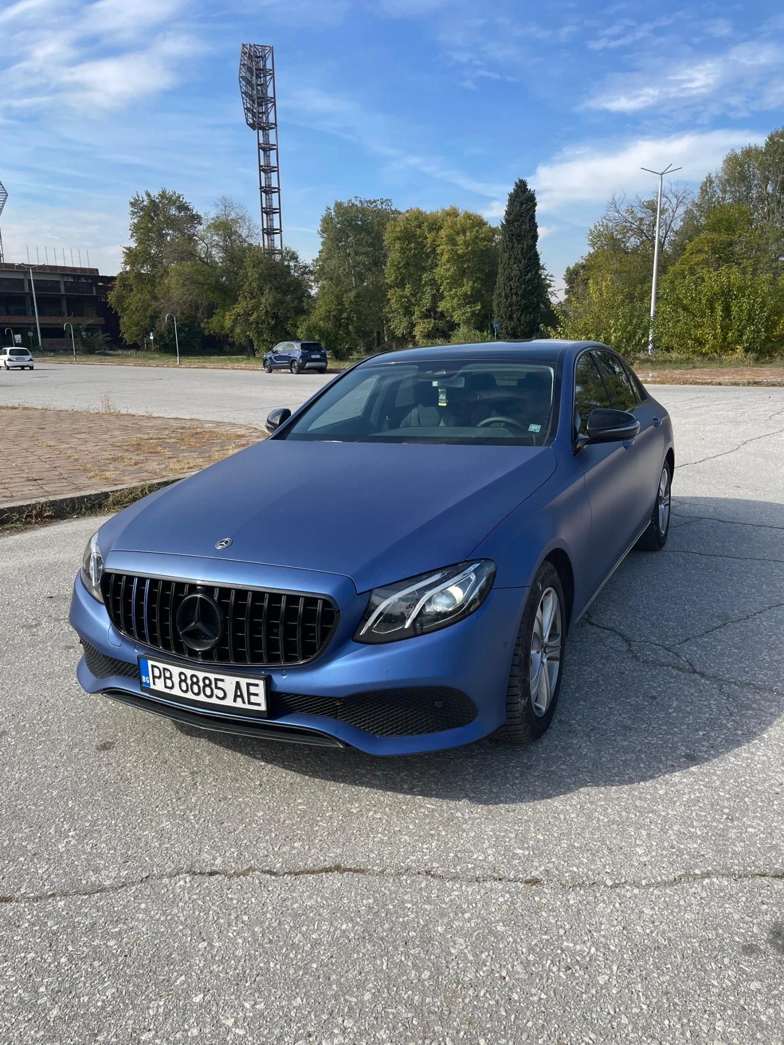 Mercedes-Benz E 220, снимка 1