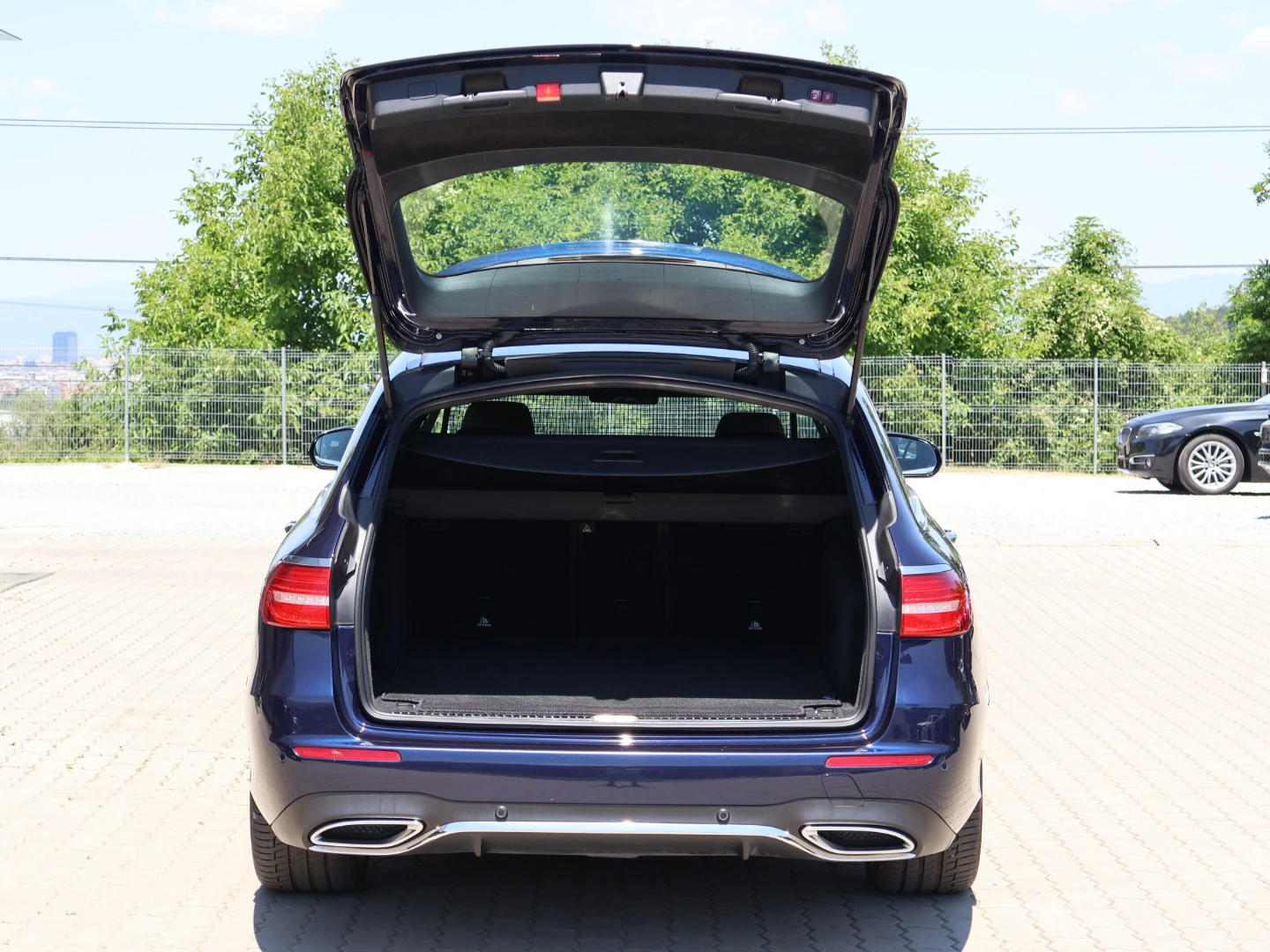 Mercedes-Benz E 400 d/AMG/FACELIFT/4-MATIC/LED/9G/ПАНОРАМА/DISTRONIC+  - изображение 5