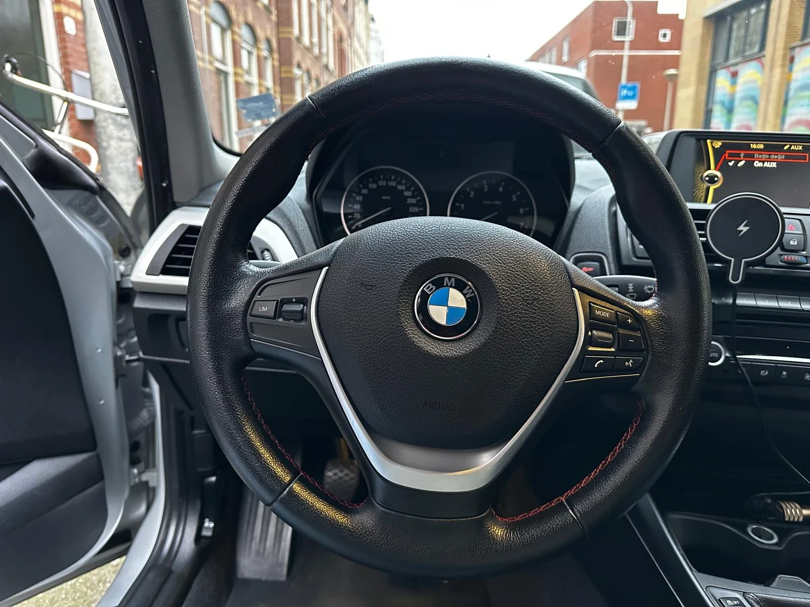 BMW 118  - изображение 10