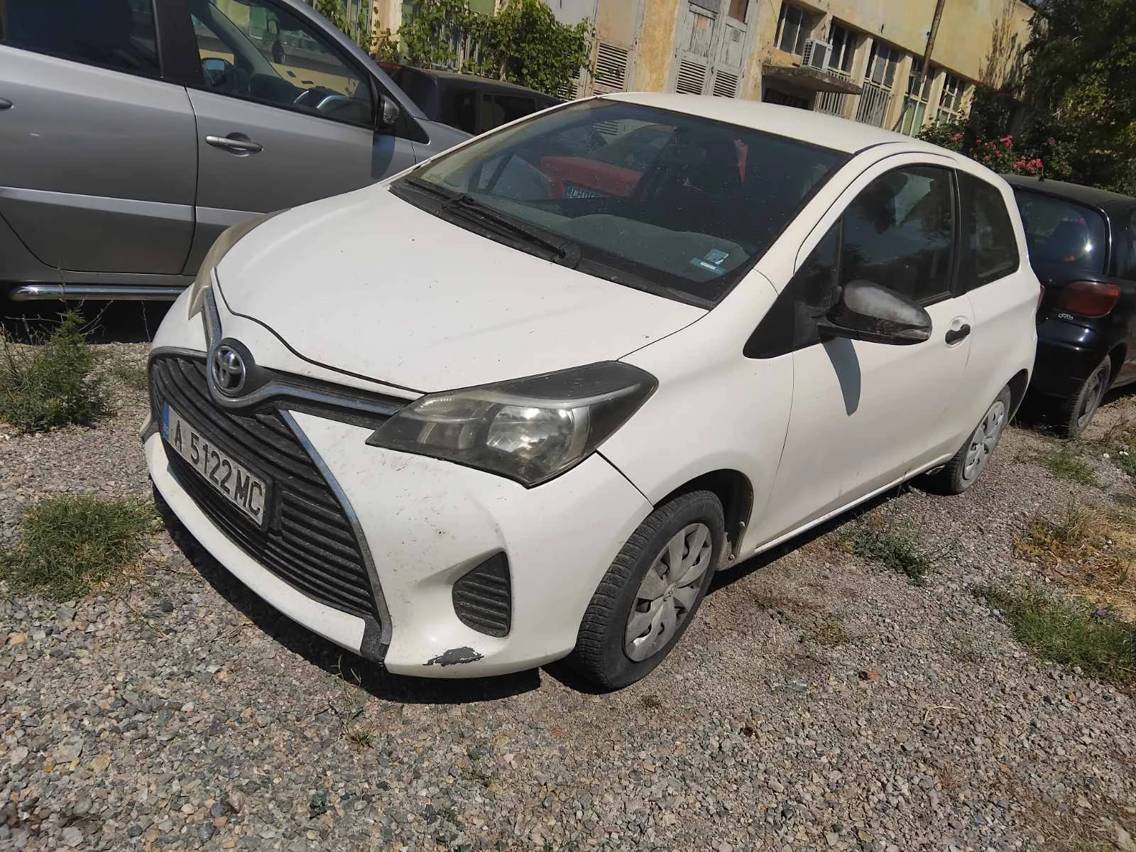 Toyota Yaris  - изображение 4