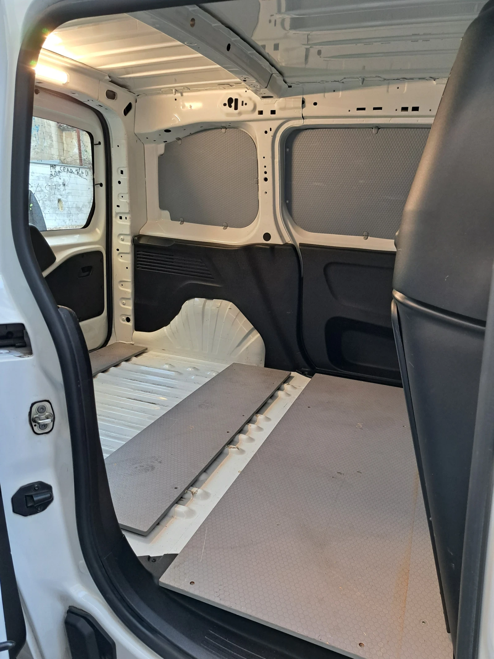 Peugeot Partner 1.5hdi-Швейцария, снимка 6 - Автомобили и джипове - 53467856