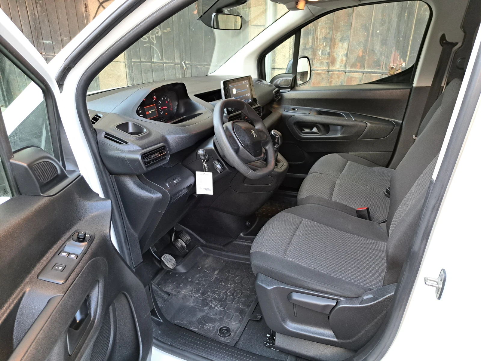 Peugeot Partner 1.5hdi-Швейцария, снимка 7 - Автомобили и джипове - 53467856