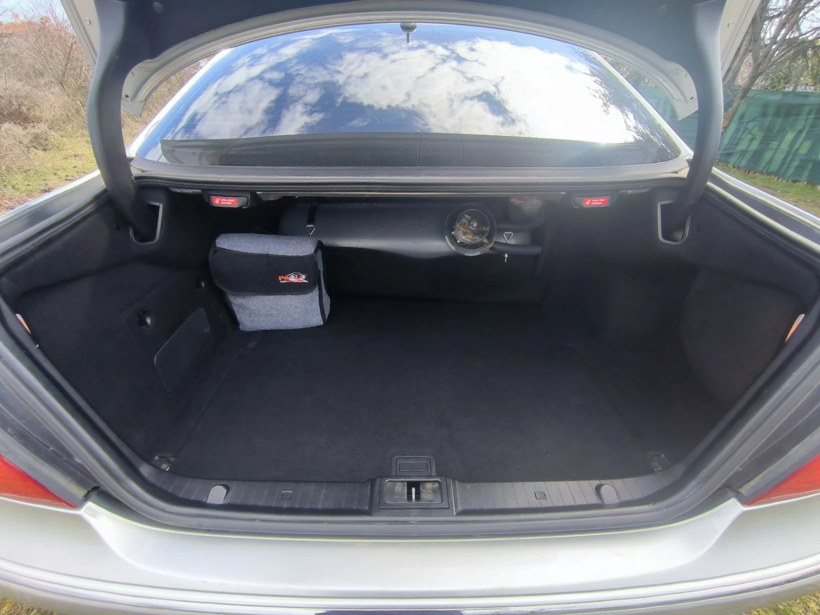 Mercedes-Benz E 320, снимка 10 - Автомобили и джипове - 53754938