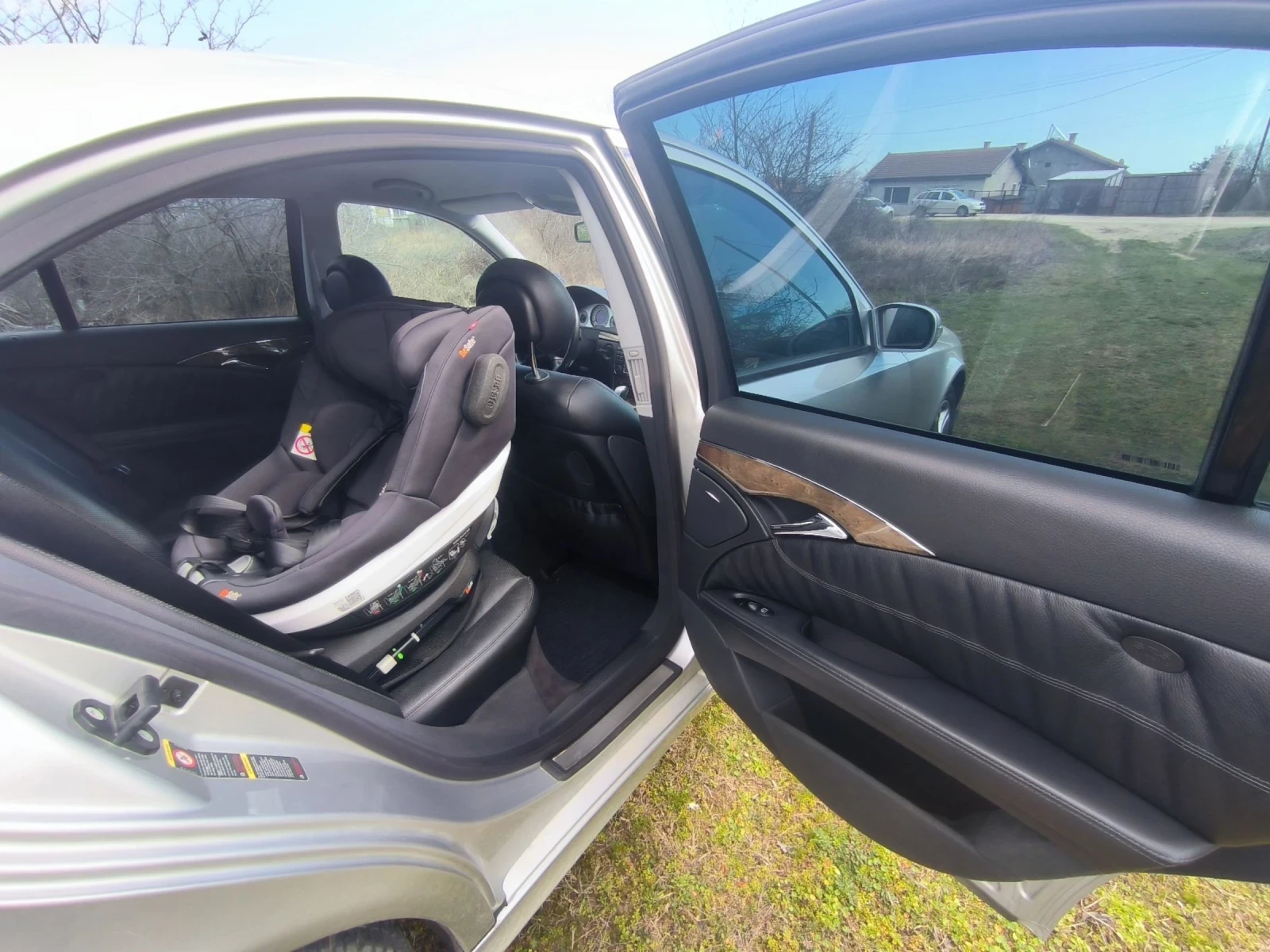 Mercedes-Benz E 320, снимка 13 - Автомобили и джипове - 53754938