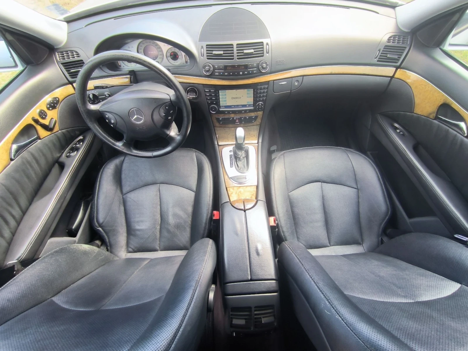 Mercedes-Benz E 320, снимка 9 - Автомобили и джипове - 53754938