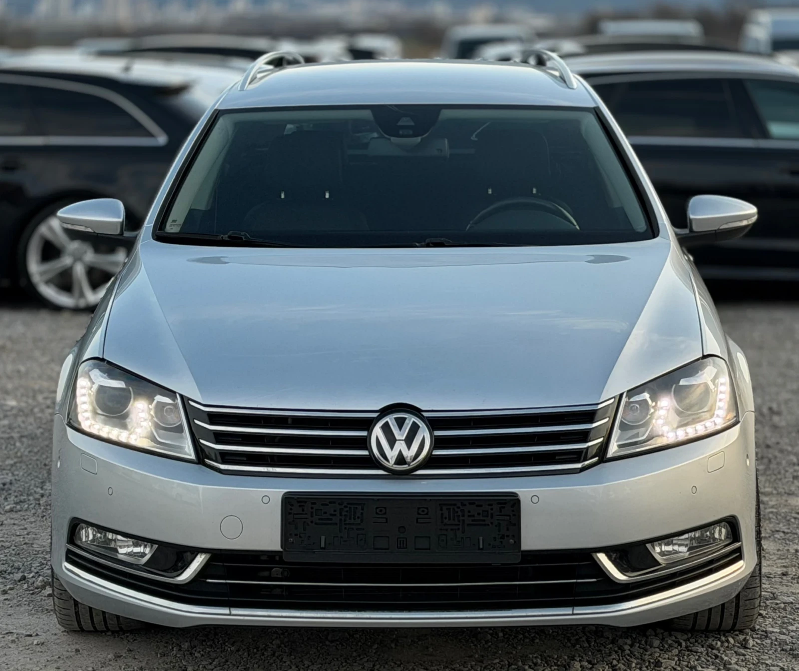 VW Passat 2.0TDi 170 4x4 Дистроник Обдухване Ксенон, снимка 2 - Автомобили и джипове - 53804175