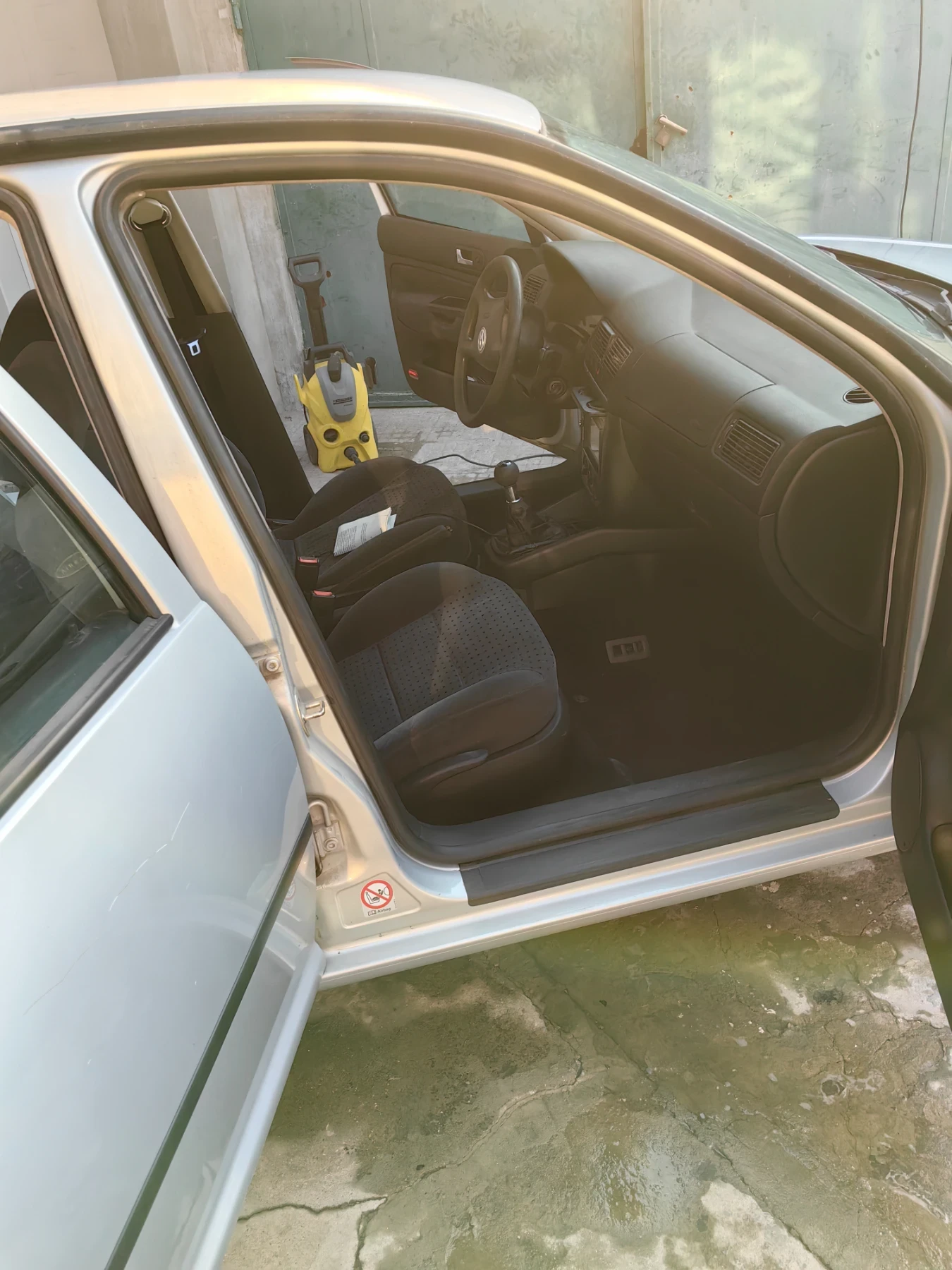 VW Golf, снимка 4 - Автомобили и джипове - 54001335