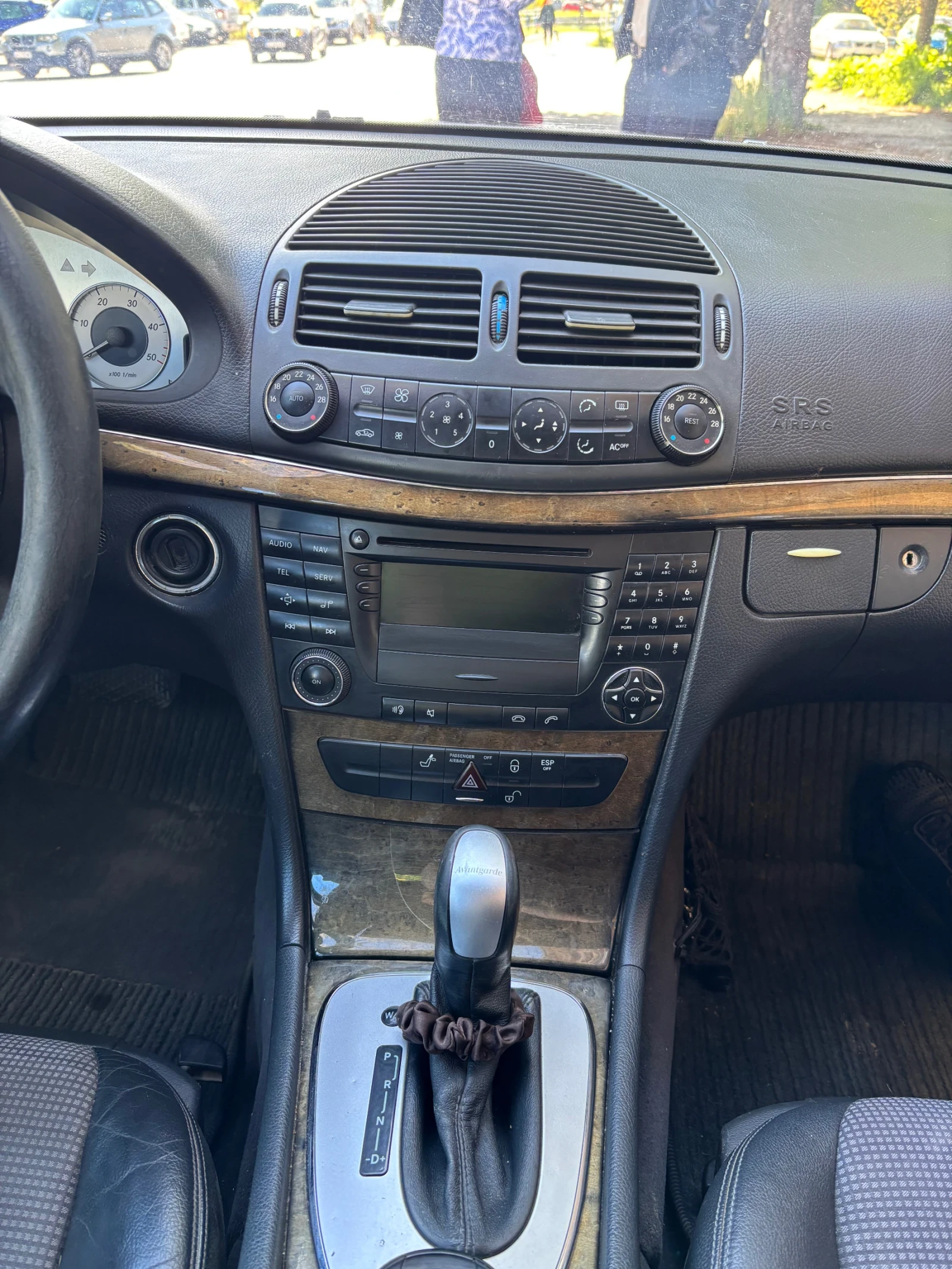 Mercedes-Benz E 270 2700, снимка 10 - Автомобили и джипове - 54336203