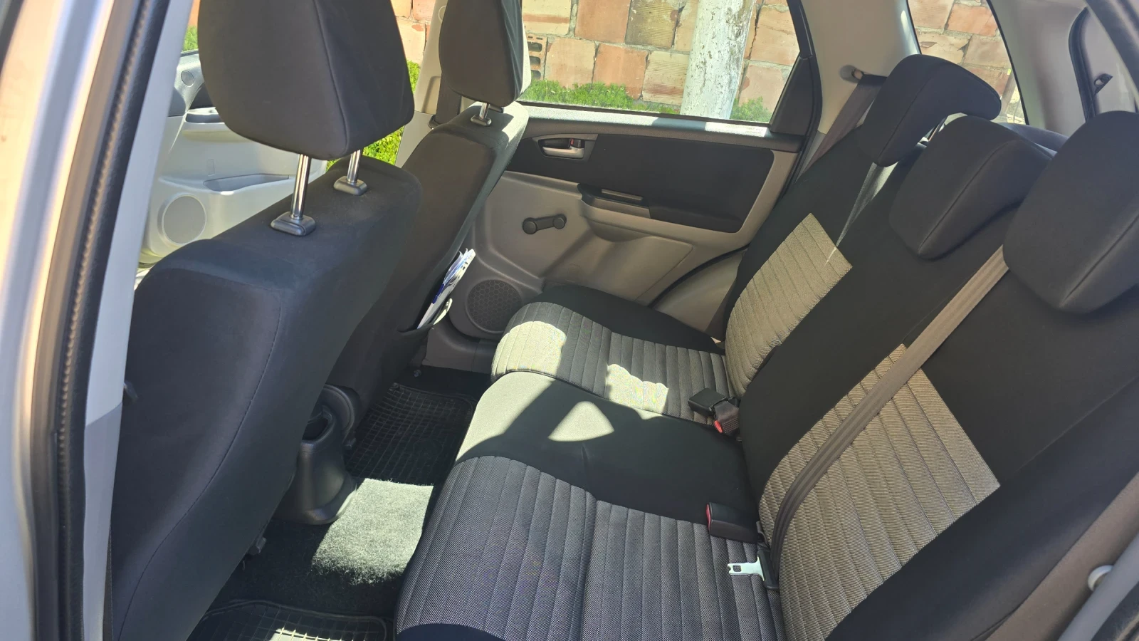 Suzuki SX4 Suzuki SX4 , снимка 8 - Автомобили и джипове - 54341619