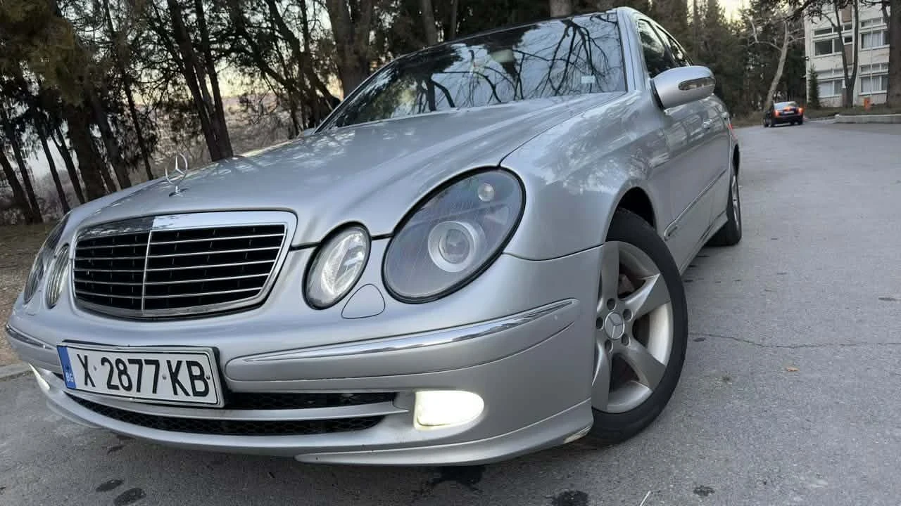 Mercedes-Benz E 220 ЦДИ, снимка 2 - Автомобили и джипове - 54655239