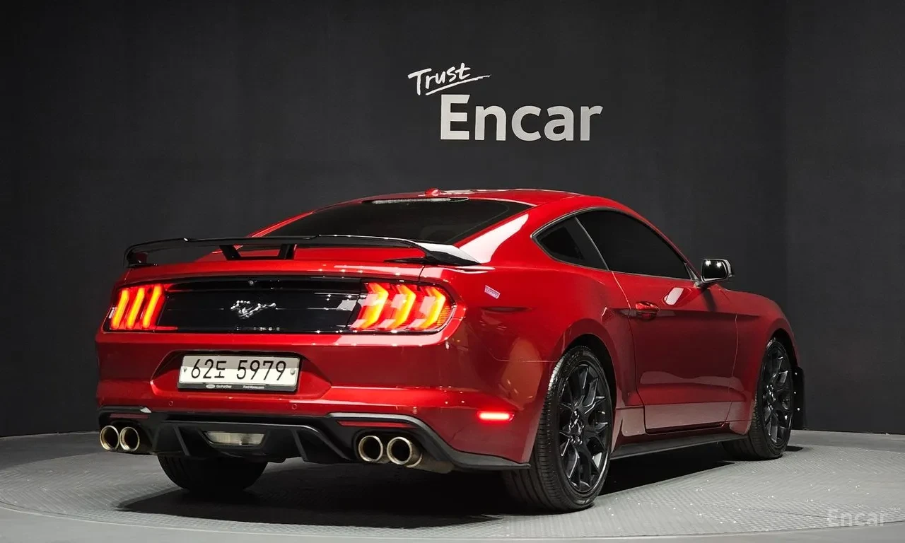 Ford Mustang 2.3 / FACELIFT / 10SPD / ОБДУХ / ДИГИТАЛ / SPOILER, снимка 2 - Автомобили и джипове - 54804703