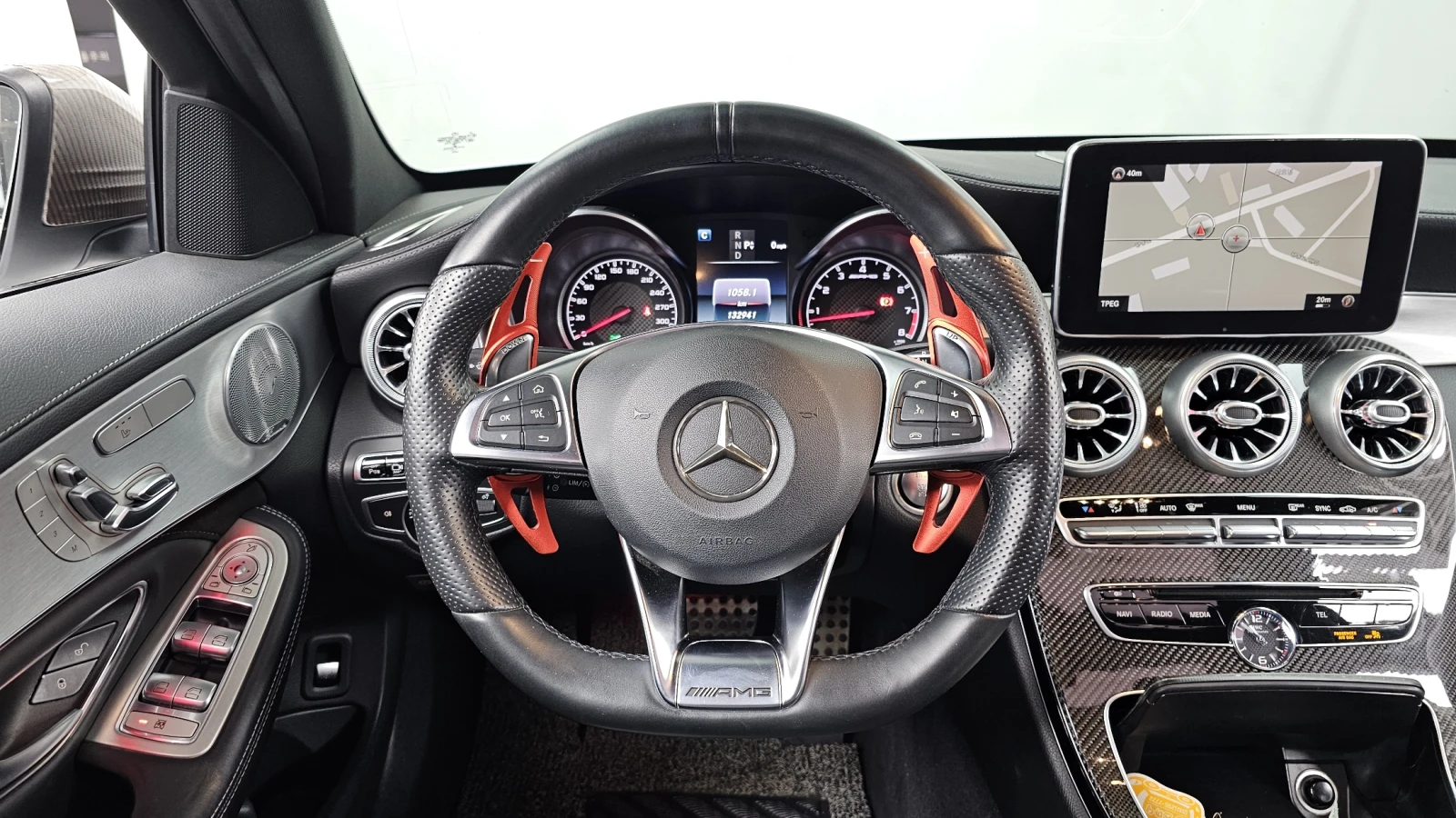 Mercedes-Benz C 63 AMG 360* BURMASTER* HEAD-UP* F1* CARBON* КРАЙНА ЦЕНА, снимка 6 - Автомобили и джипове - 54975370