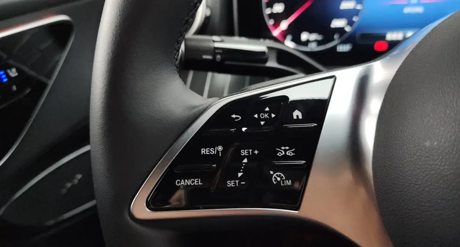 Mercedes-Benz C 300 4MATIC , снимка 8 - Автомобили и джипове - 55219253