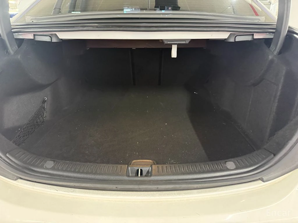 Mercedes-Benz E 220 4MATIC* AMG LINE* DISTRONIC* 360* КРАЙНА ЦЕНА, снимка 6 - Автомобили и джипове - 55441234