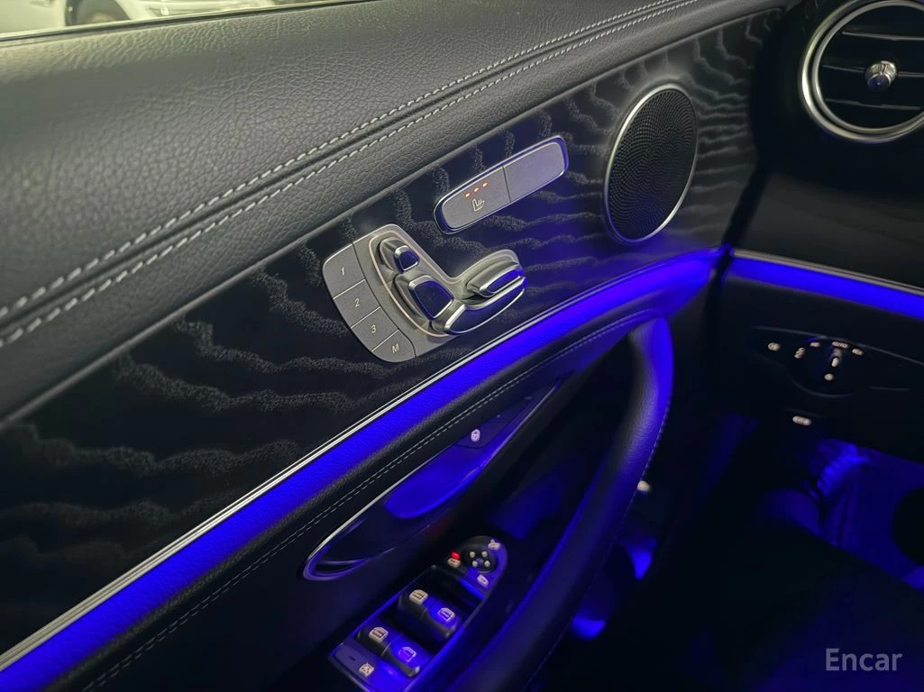 Mercedes-Benz E 220 4MATIC* AMG LINE* DISTRONIC* 360* КРАЙНА ЦЕНА, снимка 9 - Автомобили и джипове - 55441234