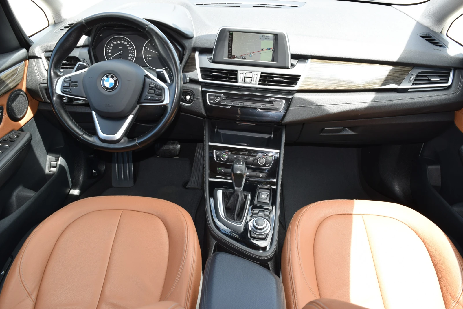 BMW 2 Active Tourer 2.0D* 190kc* X-Drive* Кожа* Нави* Топ!!, снимка 12 - Автомобили и джипове - 55448367