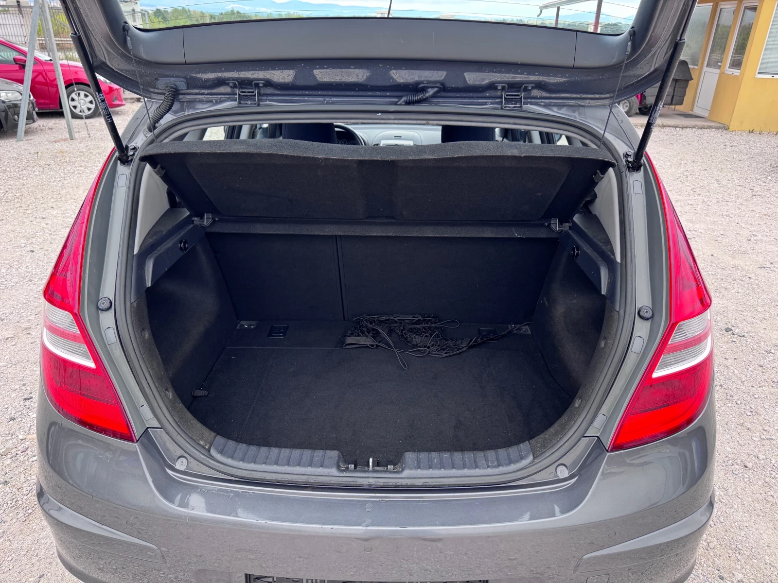 Hyundai I30 1, 6 / 115 PS 98 000 KM, снимка 13 - Автомобили и джипове - 55845363