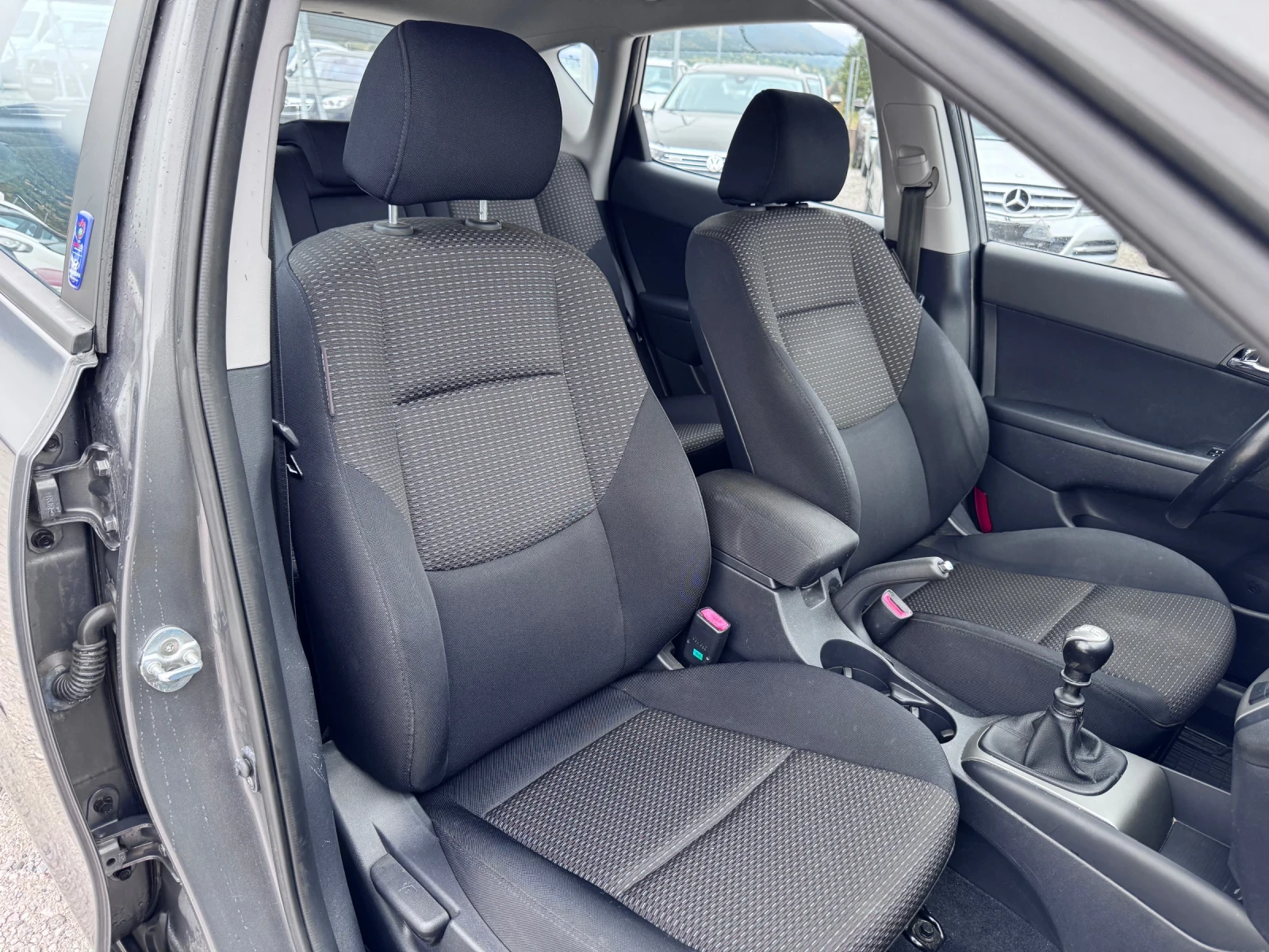 Hyundai I30 1, 6 / 115 PS 98 000 KM, снимка 16 - Автомобили и джипове - 55845363