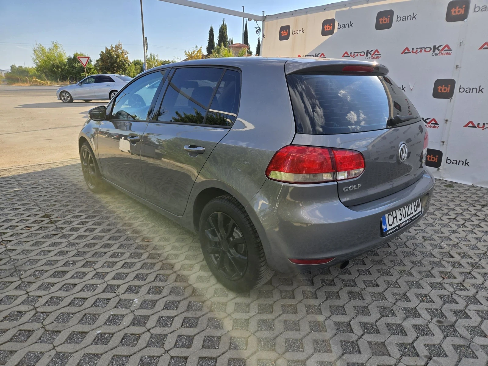 VW Golf 1.6TDI-105кс= 170.000км= КЛИМАТРОНИК= EURO 5A, снимка 5 - Автомобили и джипове - 56133745