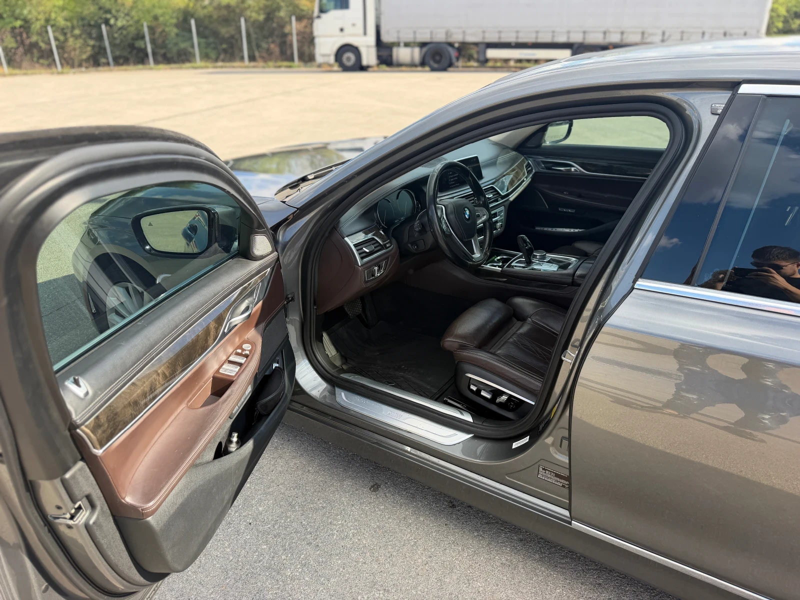 BMW 740 G12, снимка 6 - Автомобили и джипове - 56246614