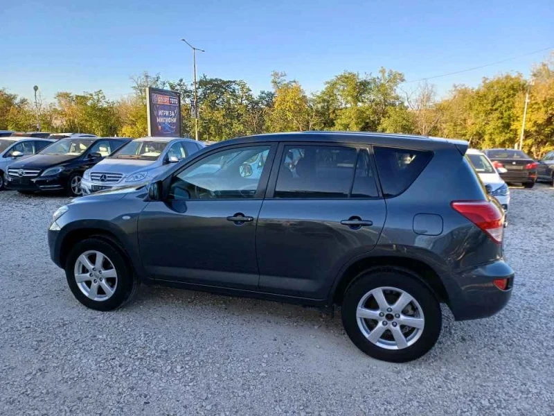 Toyota Rav4 2.0i 152k.c* Avtom* Navi* UNIKAT* , снимка 4 - Автомобили и джипове - 47685022