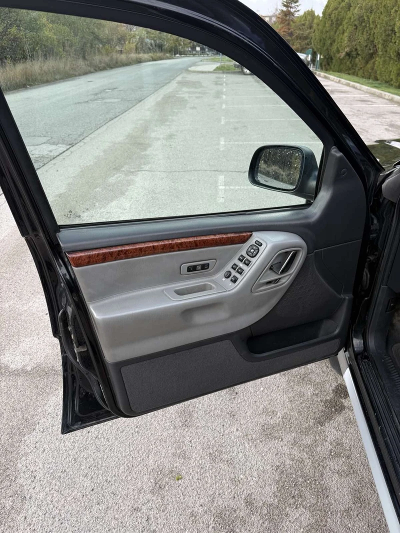 Jeep Grand cherokee Overland, снимка 9 - Автомобили и джипове - 52498433