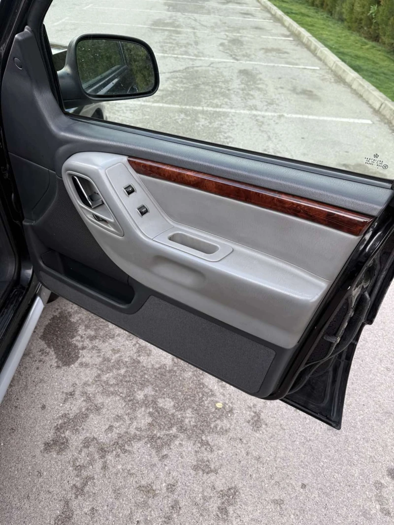 Jeep Grand cherokee Overland, снимка 12 - Автомобили и джипове - 52498433