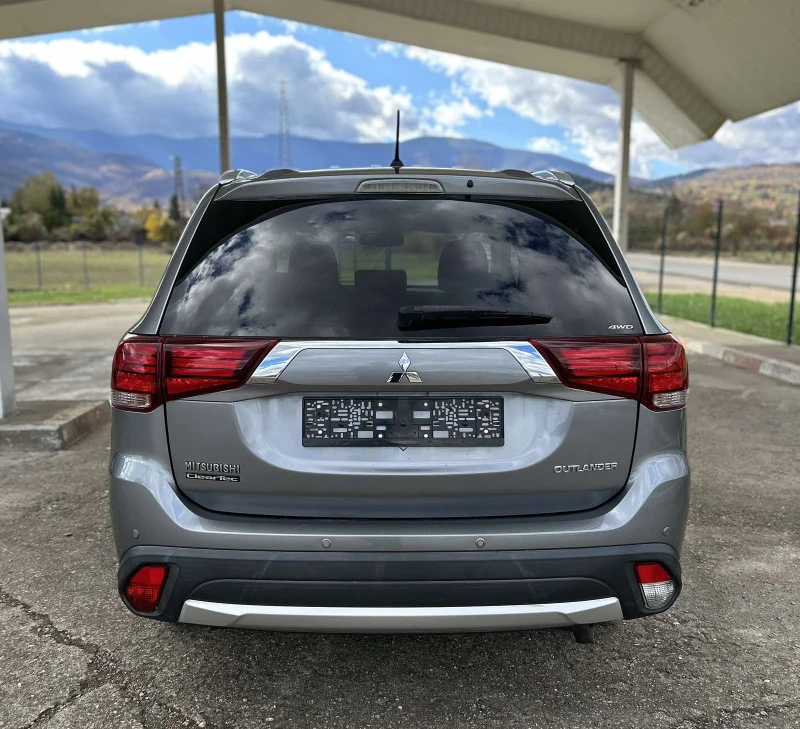 Mitsubishi Outlander 2.0i, 65000км!!!, снимка 5 - Автомобили и джипове - 52516996