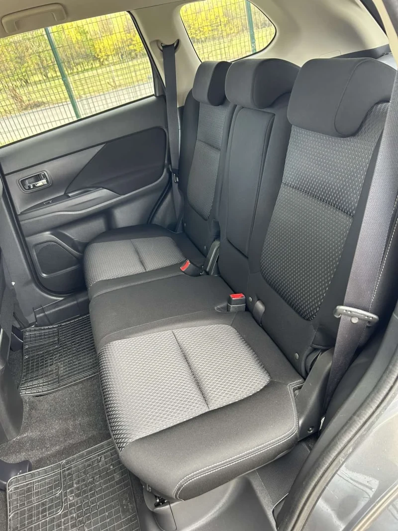 Mitsubishi Outlander 2.0i, 65000км!!!, снимка 13 - Автомобили и джипове - 52516996