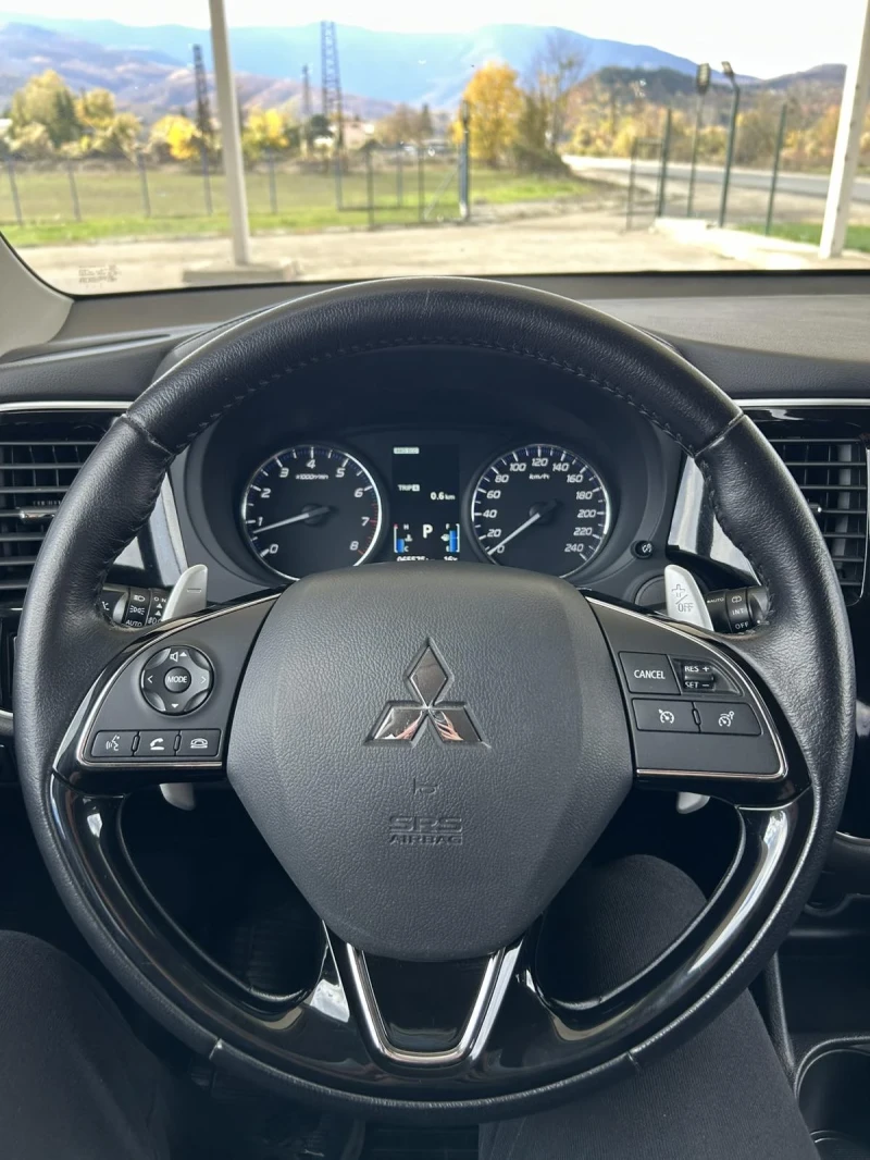 Mitsubishi Outlander 2.0i, 65000км!!!, снимка 9 - Автомобили и джипове - 52516996