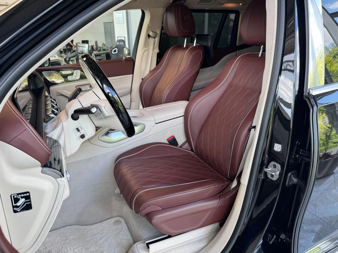 Mercedes-Benz GLS 600 MAYBACH/FACELIFT/FIRST CLASS/DESIGNO/E-ACTIVE BODY - изображение 8