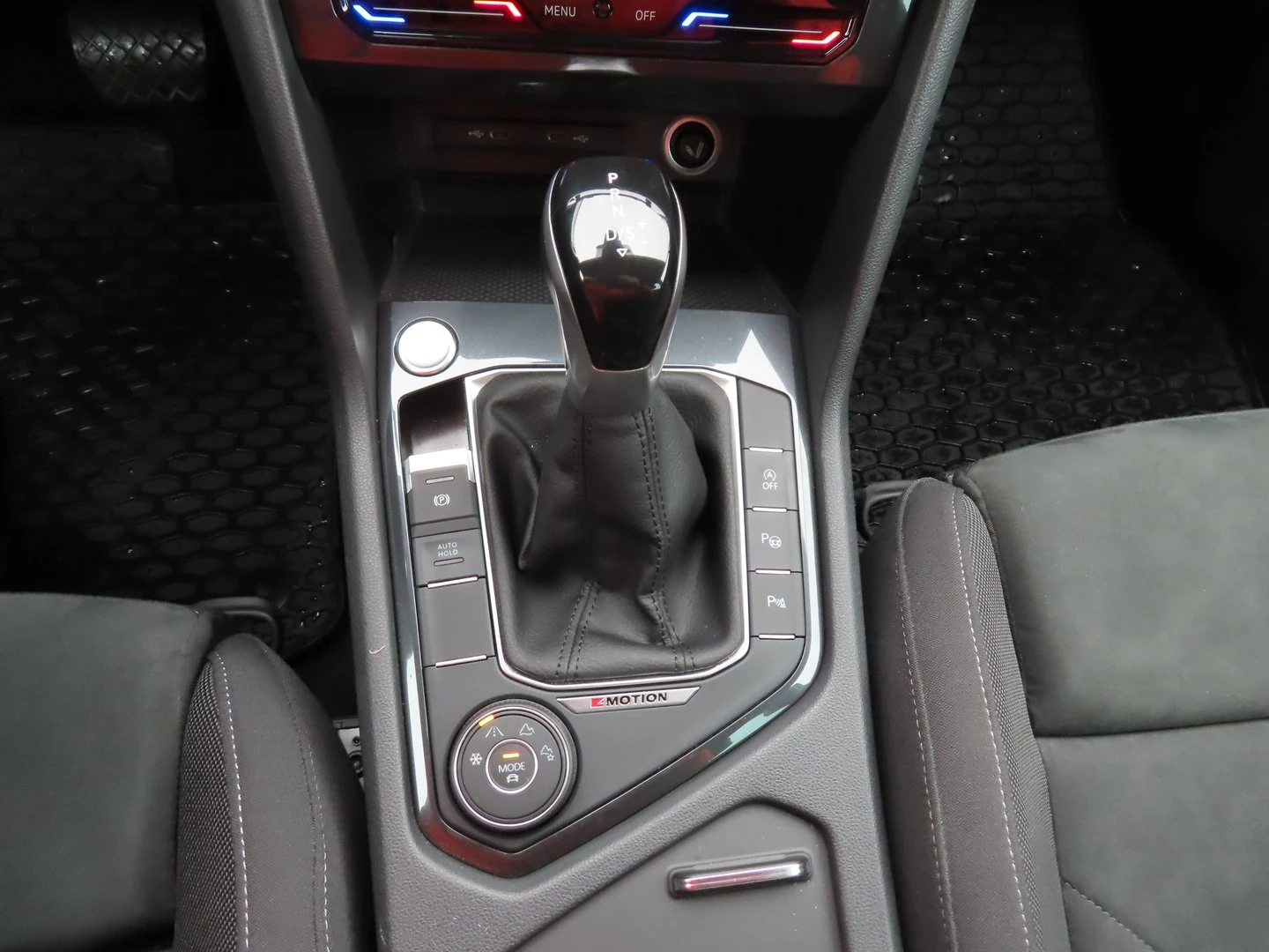 VW Tiguan Elegance 2.0 TDI SCR 4MOTION DSG | Mobile.bg � ����������� 10